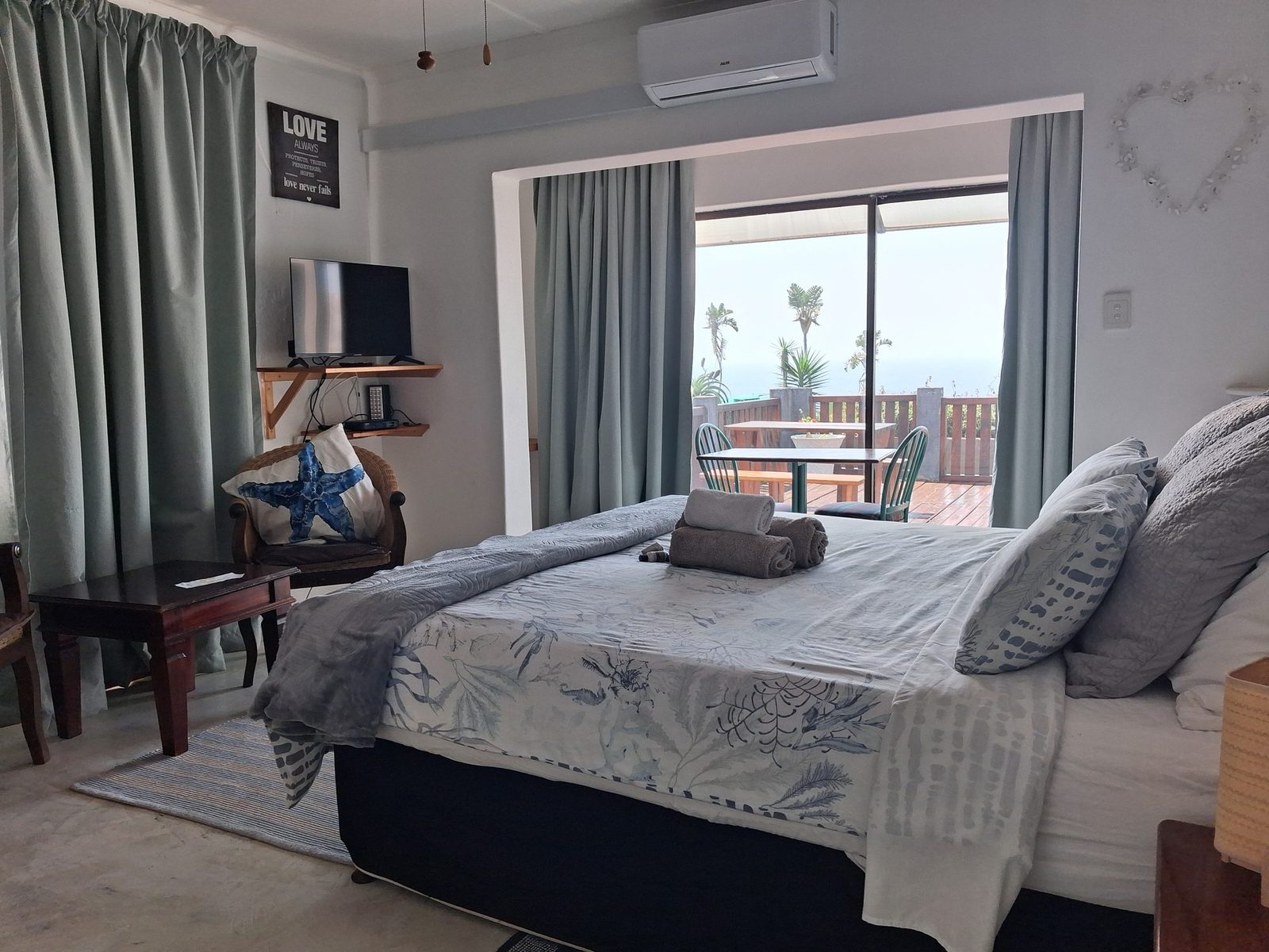 Seahorse bedroom with deck doors