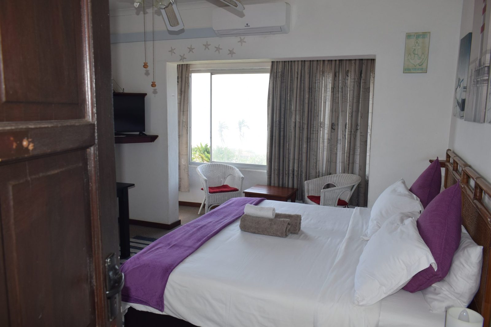 Whale bedroom with sea-facing windows